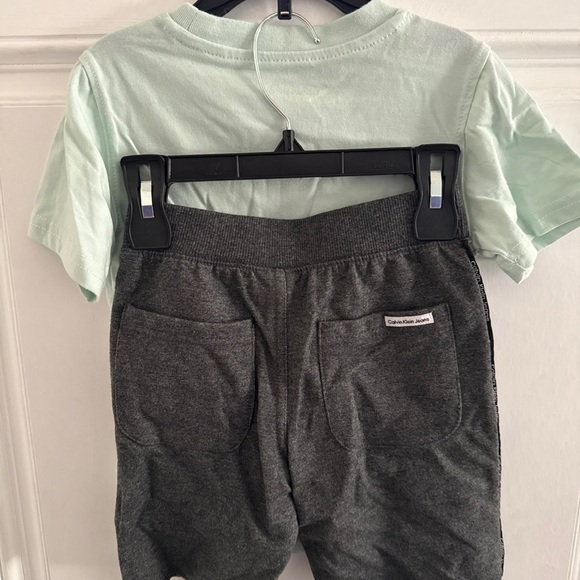 Calvin Klein Jeans Light Green Kids Tee & Shorts Set - Picture 2 of 4